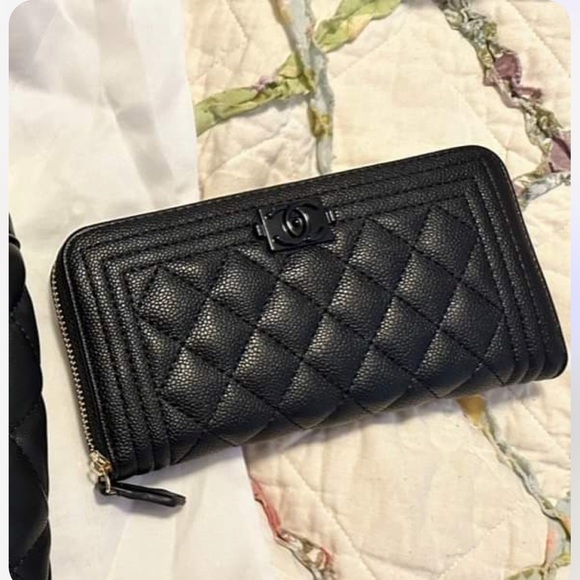 Black quilted wallet - Picture 1 of 7